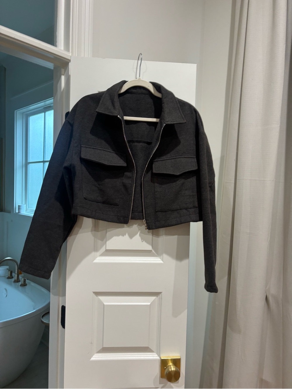 Cropped Black Women's Jacket - Modern Zip Front